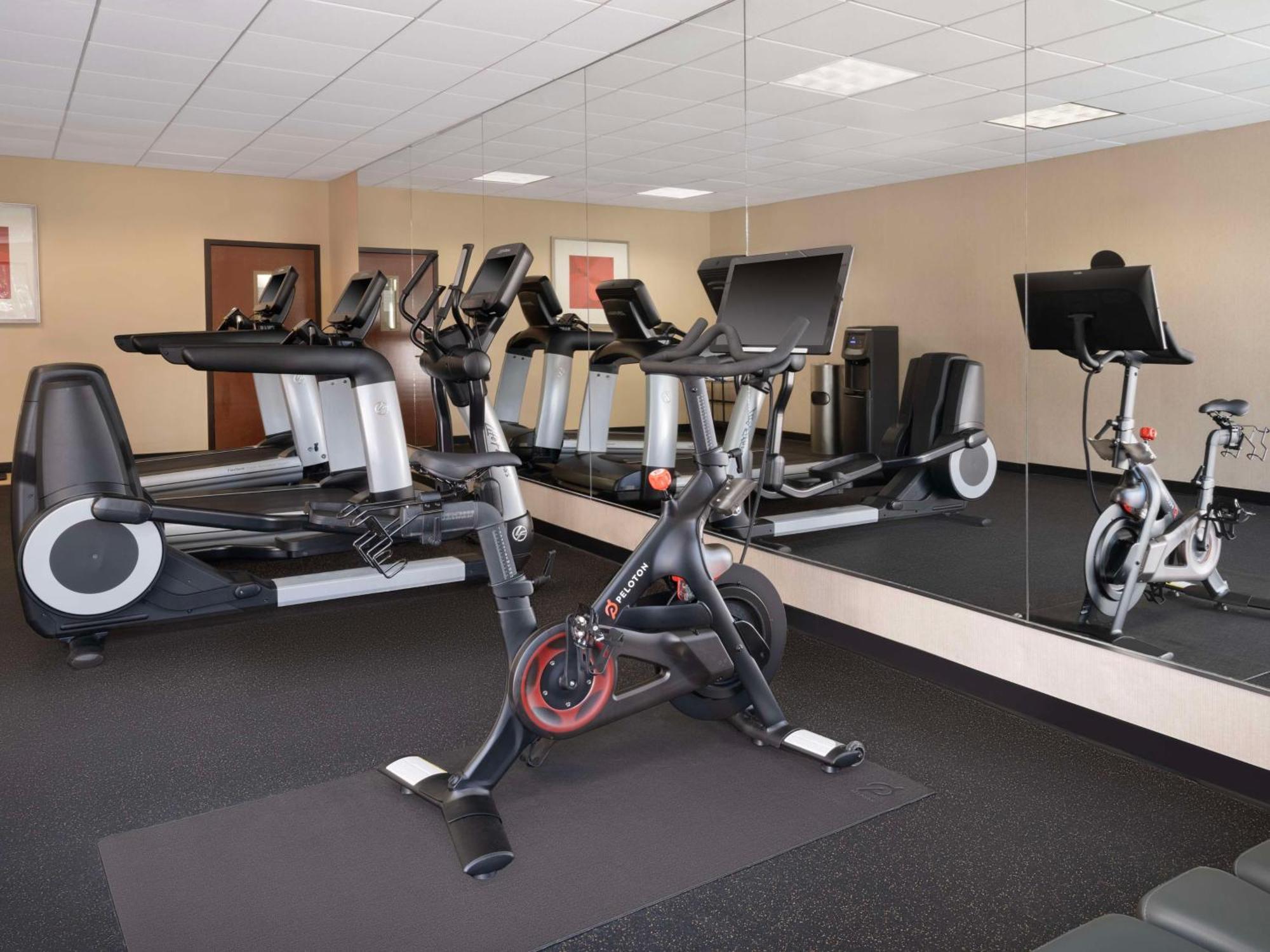 Hyatt Place Tampa Busch Gardens Ngoại thất bức ảnh